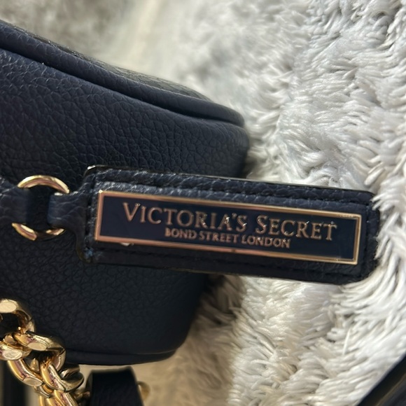 Victorias Secret crossbody camera bag. - Picture 2 of 5